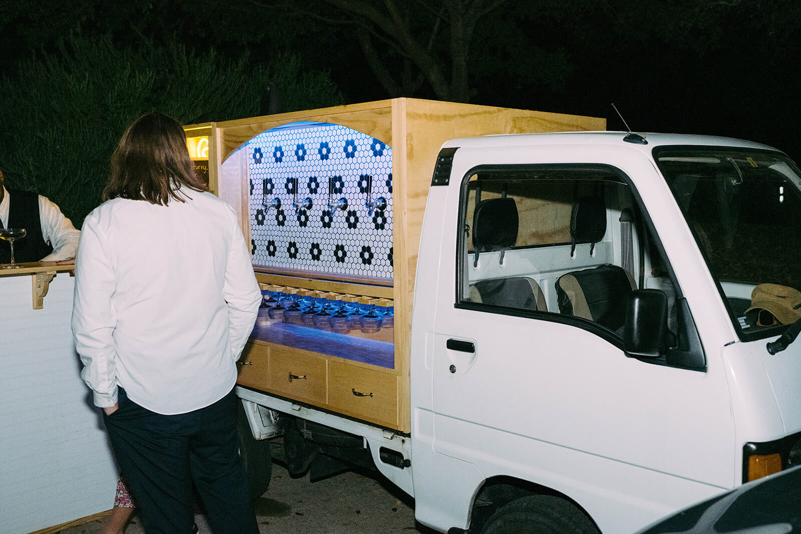 Tapsy Turvy Mobile Mini Bar and Tap Truck Mobile Bar Services Roll To